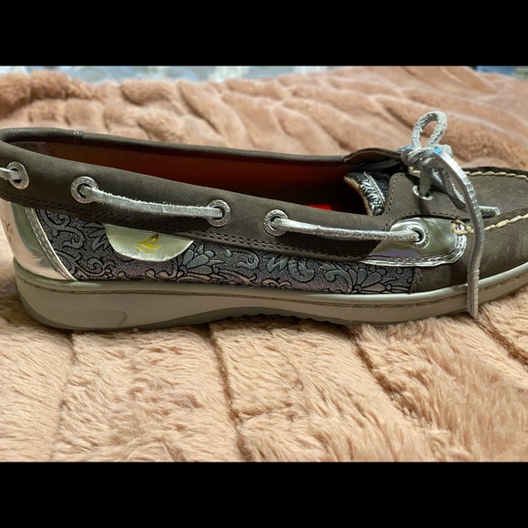 Women’s Sperry Boat Shoe - Picture 4 of 7